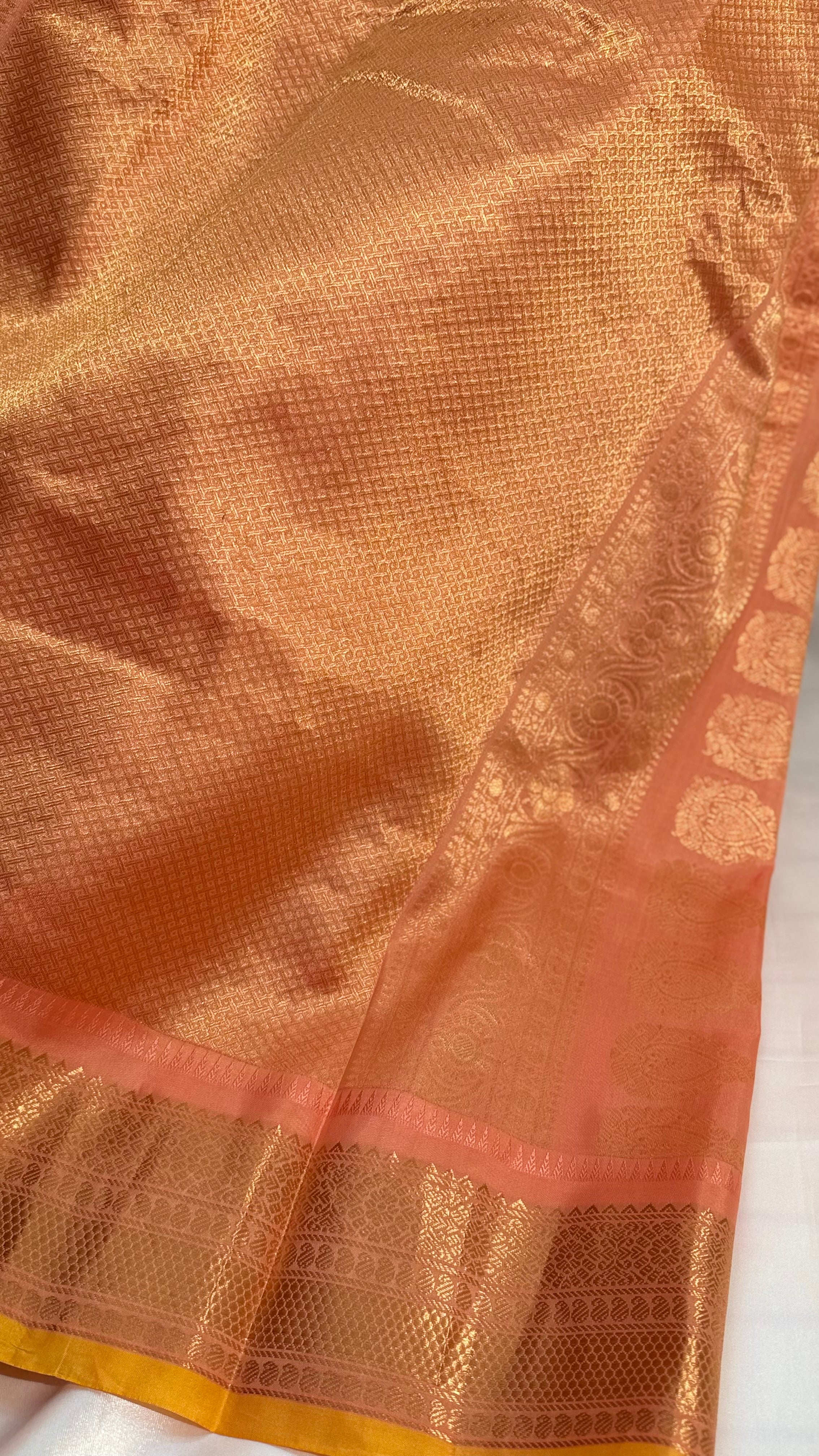 Komalam Gadwal Seko Saree - Off White Rose Pink