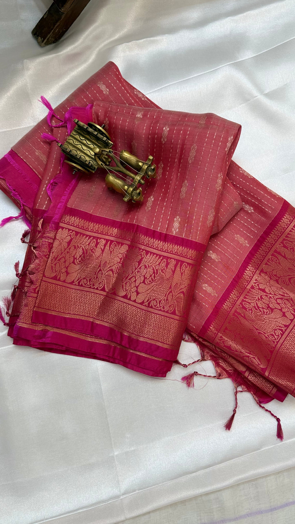 Kanchi Pattu Saree Peach with  Pink border