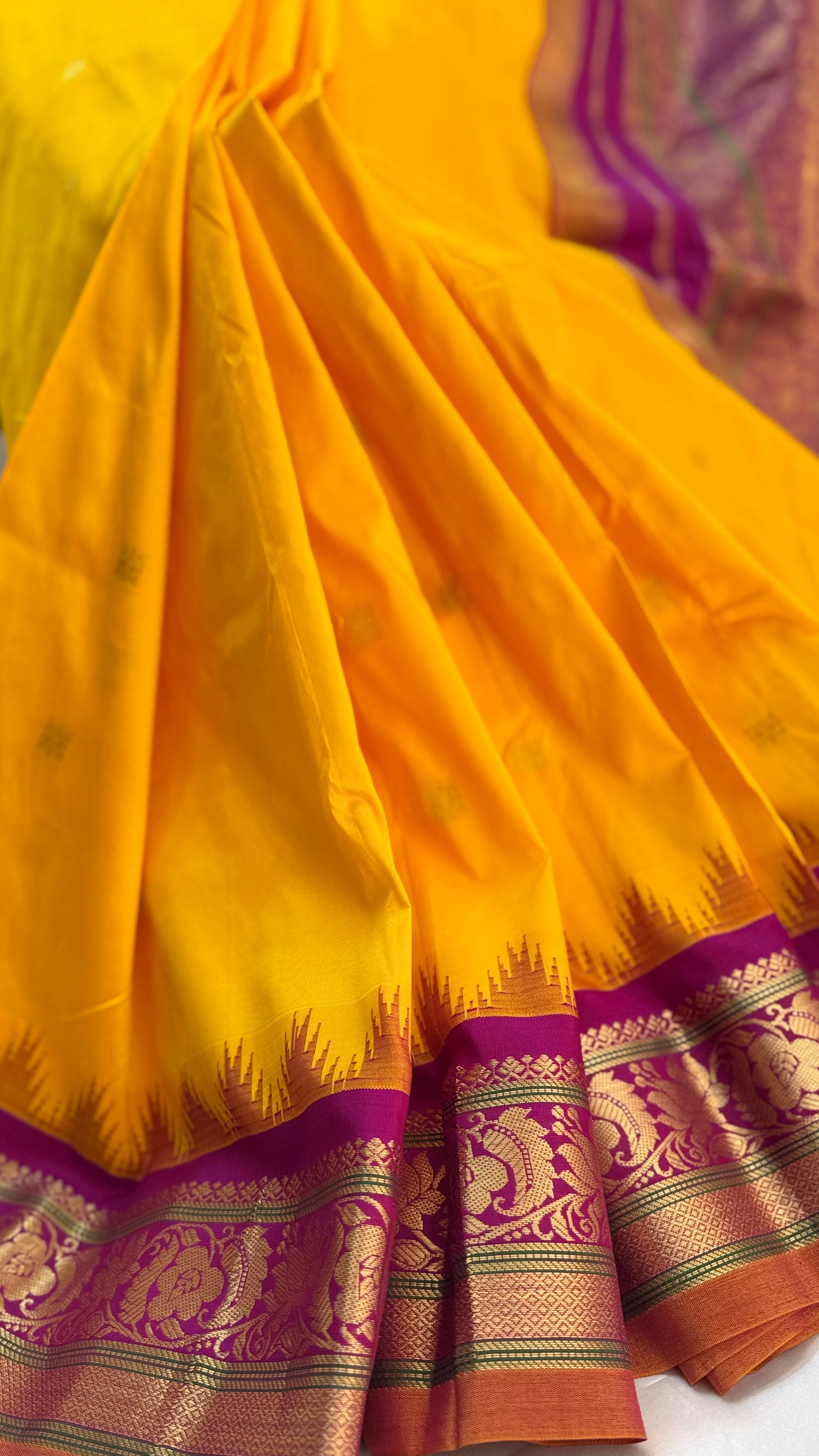 Mrudhulam Gadwal Pattu Saree