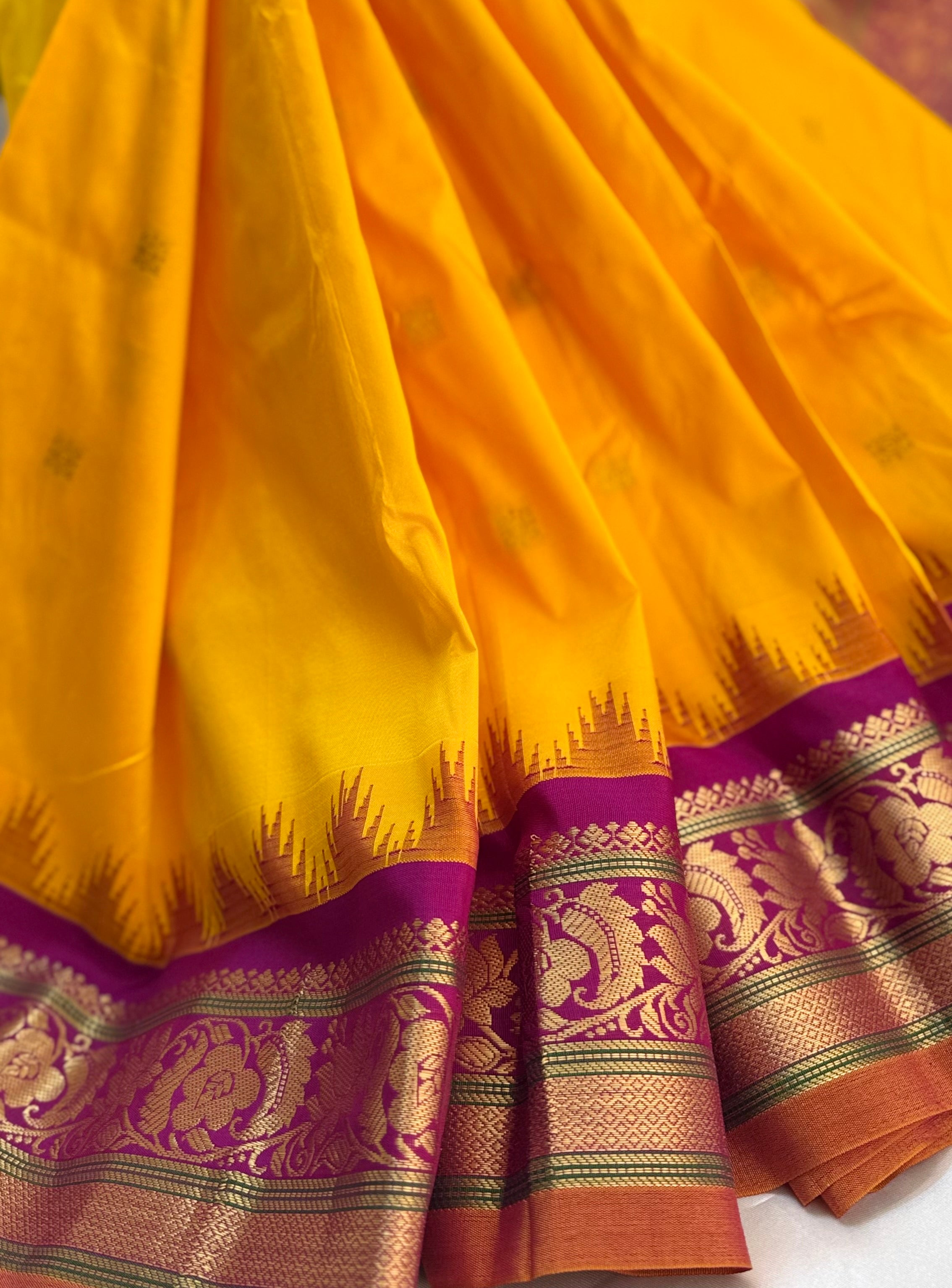 Mrudhulam Gadwal Pattu Saree