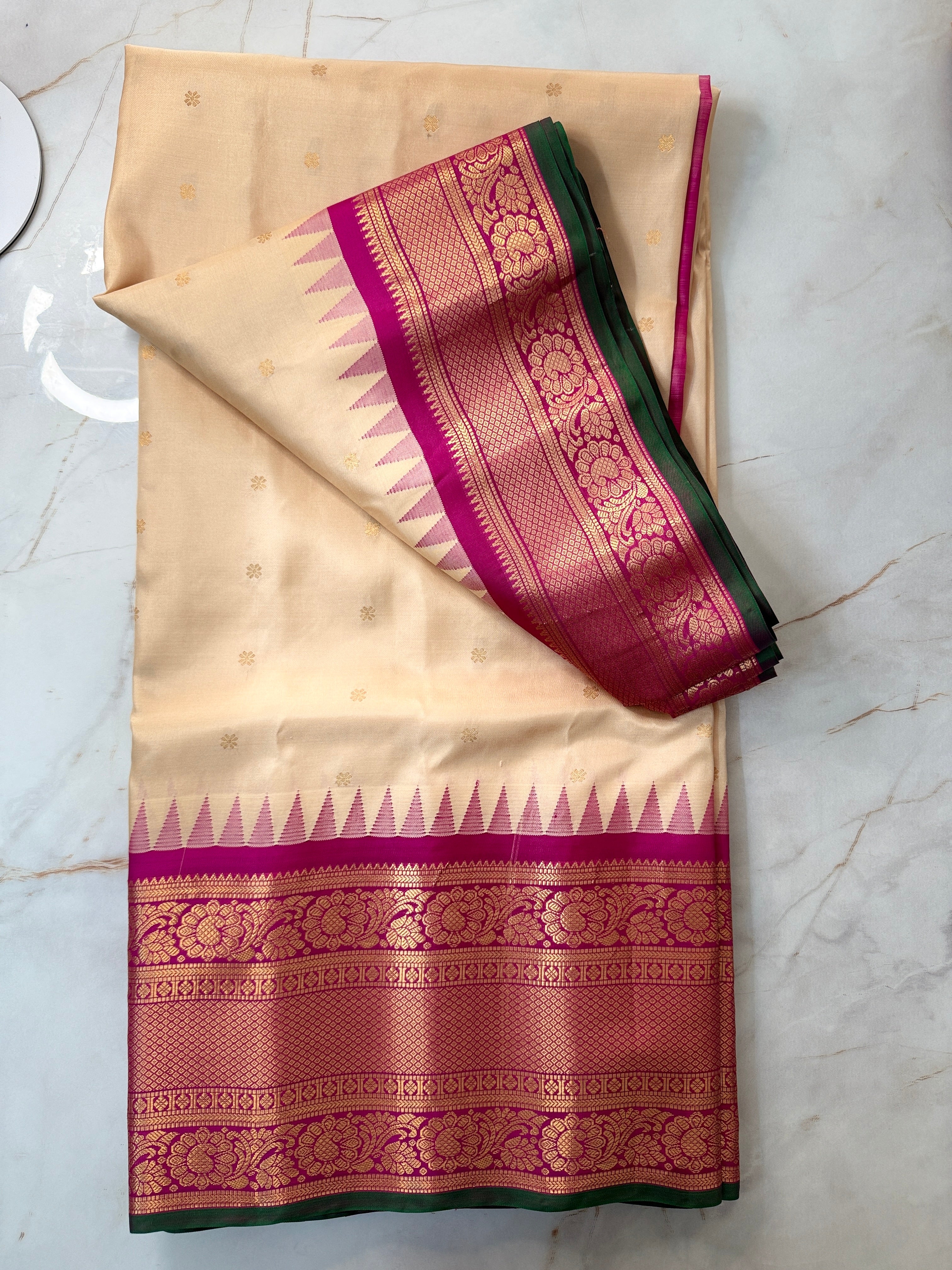 Mahesham Cream Pink Gadwal Pattu Saree