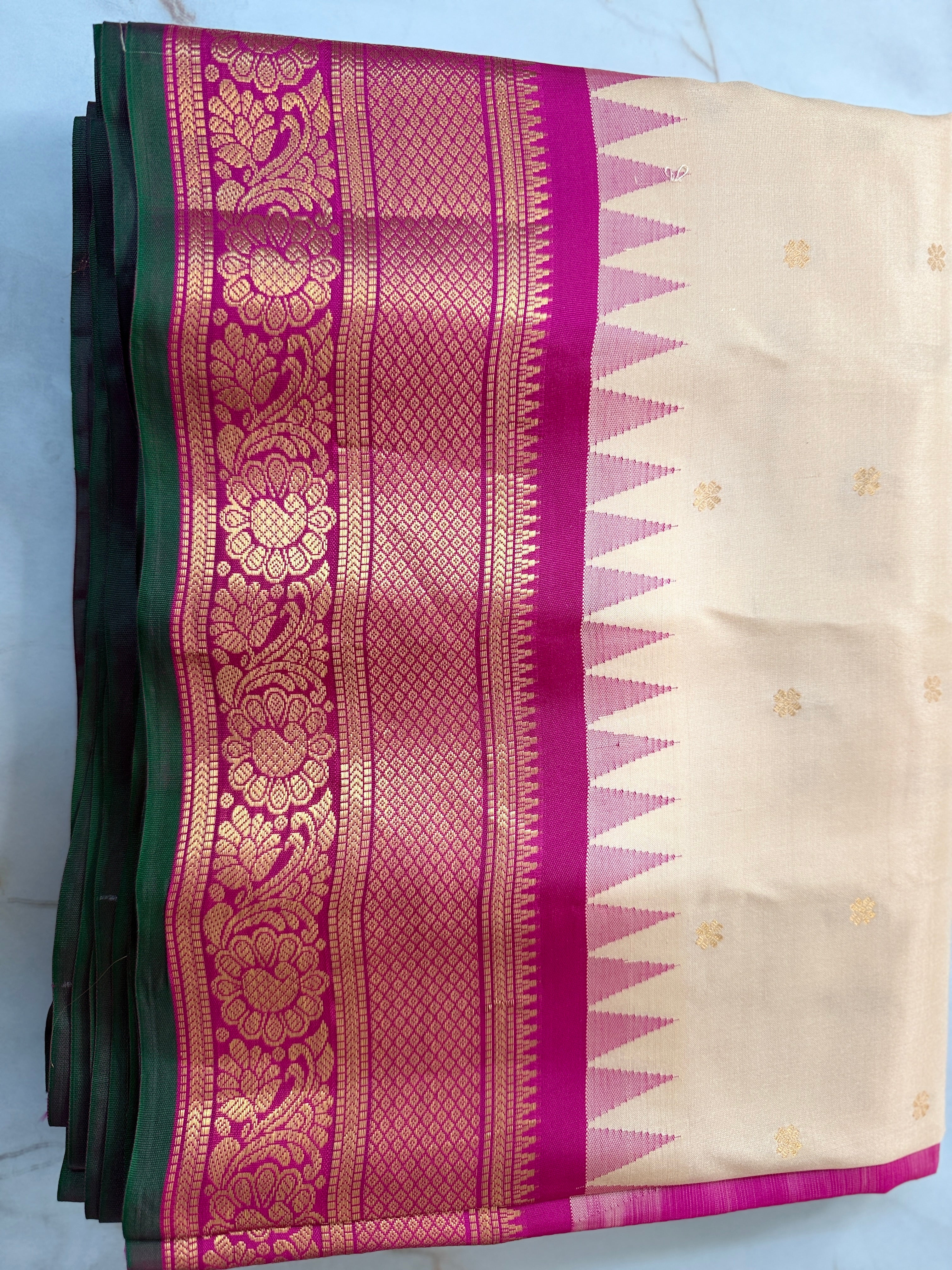 Mahesham Cream Pink Gadwal Pattu Saree