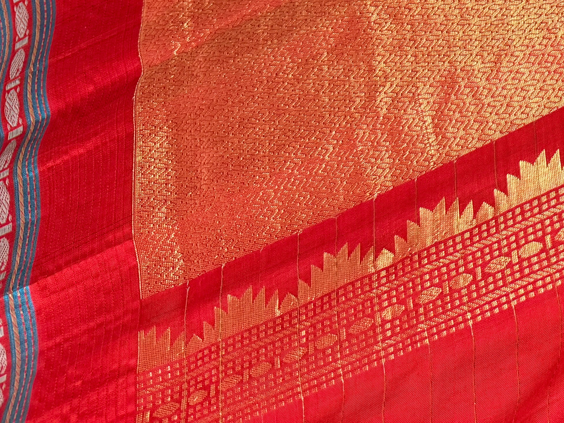 Lavanyam Gadwal Pattu Saree Designer Weave
