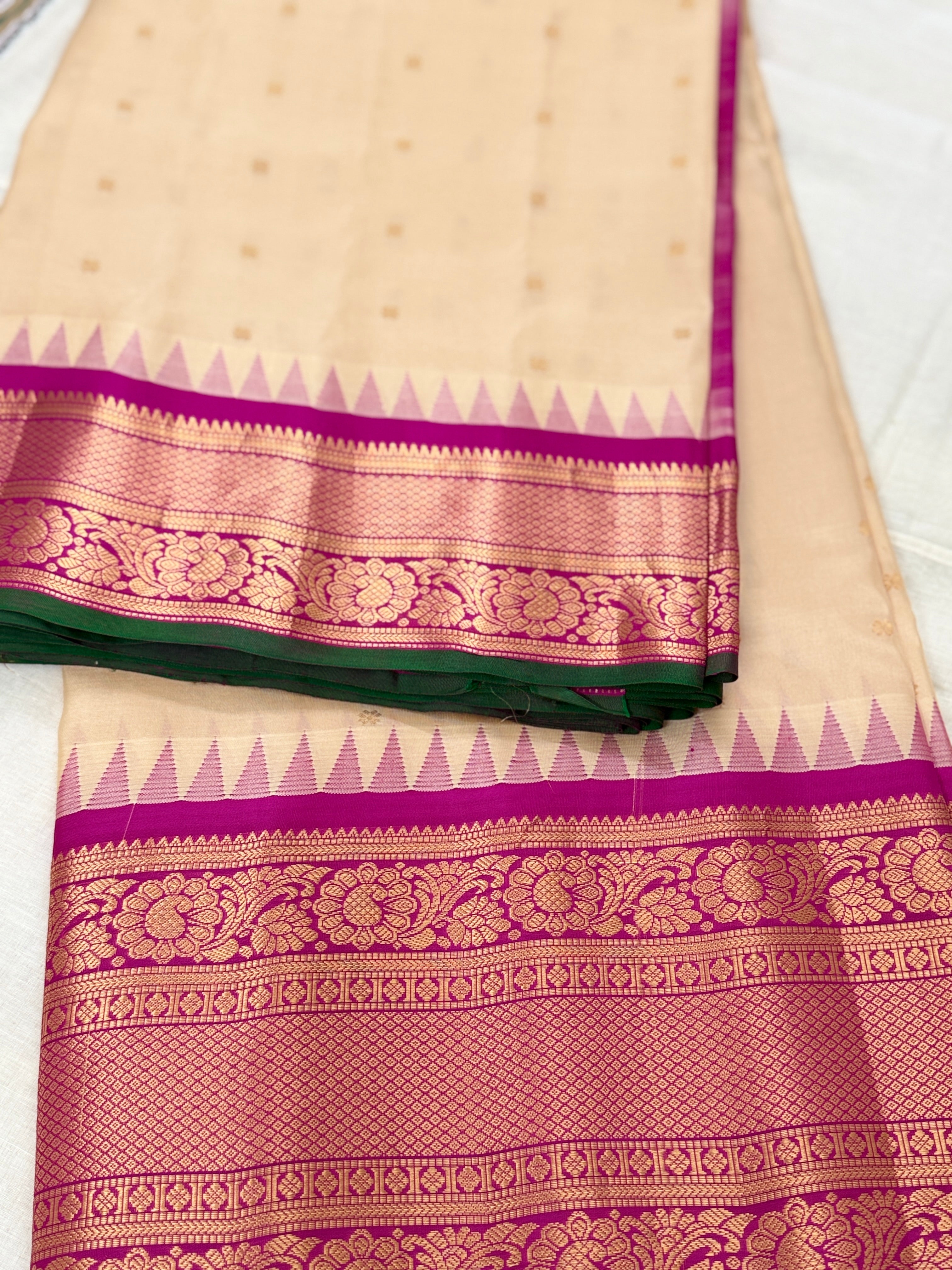 Mahesham Cream Pink Gadwal Pattu Saree
