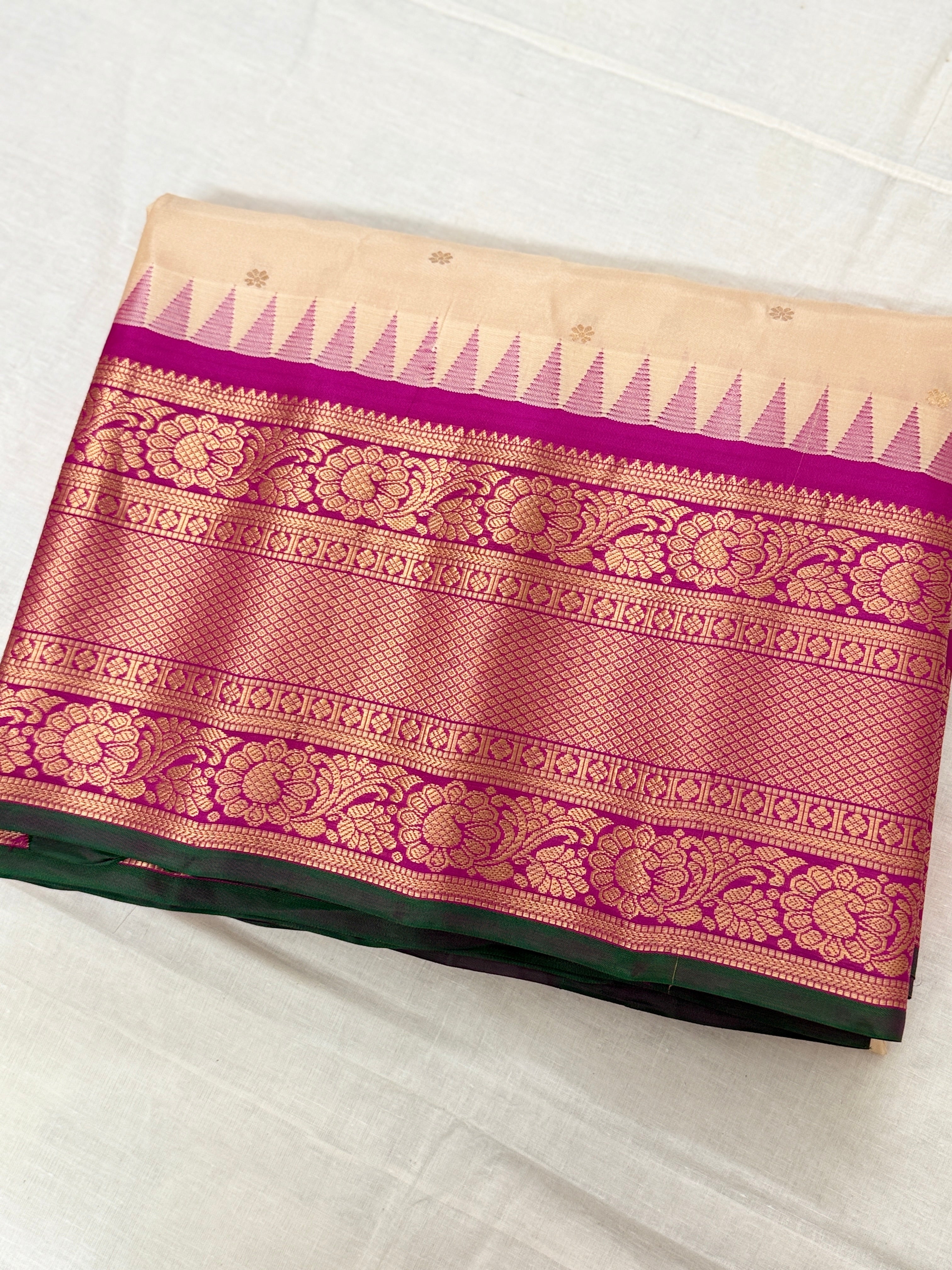 Mahesham Cream Pink Gadwal Pattu Saree